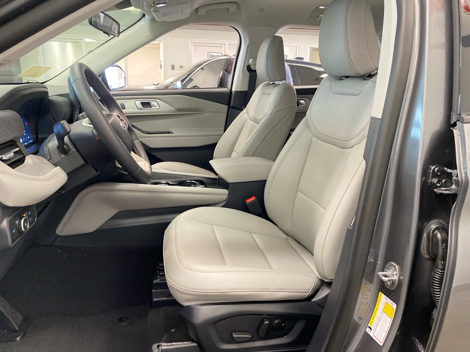 New 2026 Ford Explorer Active w/ Active Comfort Package AWD/4WD image 47