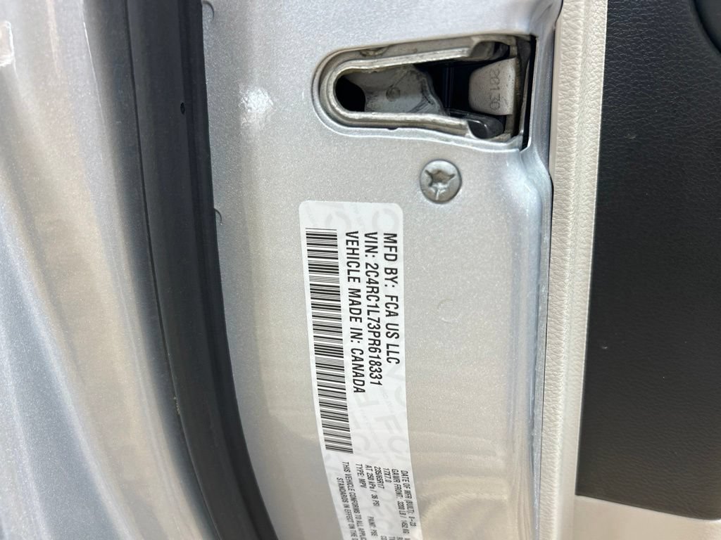 Certified 2023 Chrysler Pacifica Touring-L FWD image 5