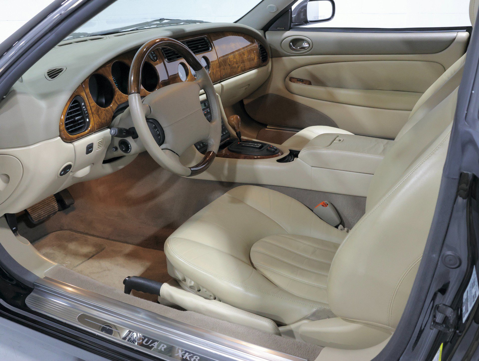 Used 2002 Jaguar XK8 Coupe image 75