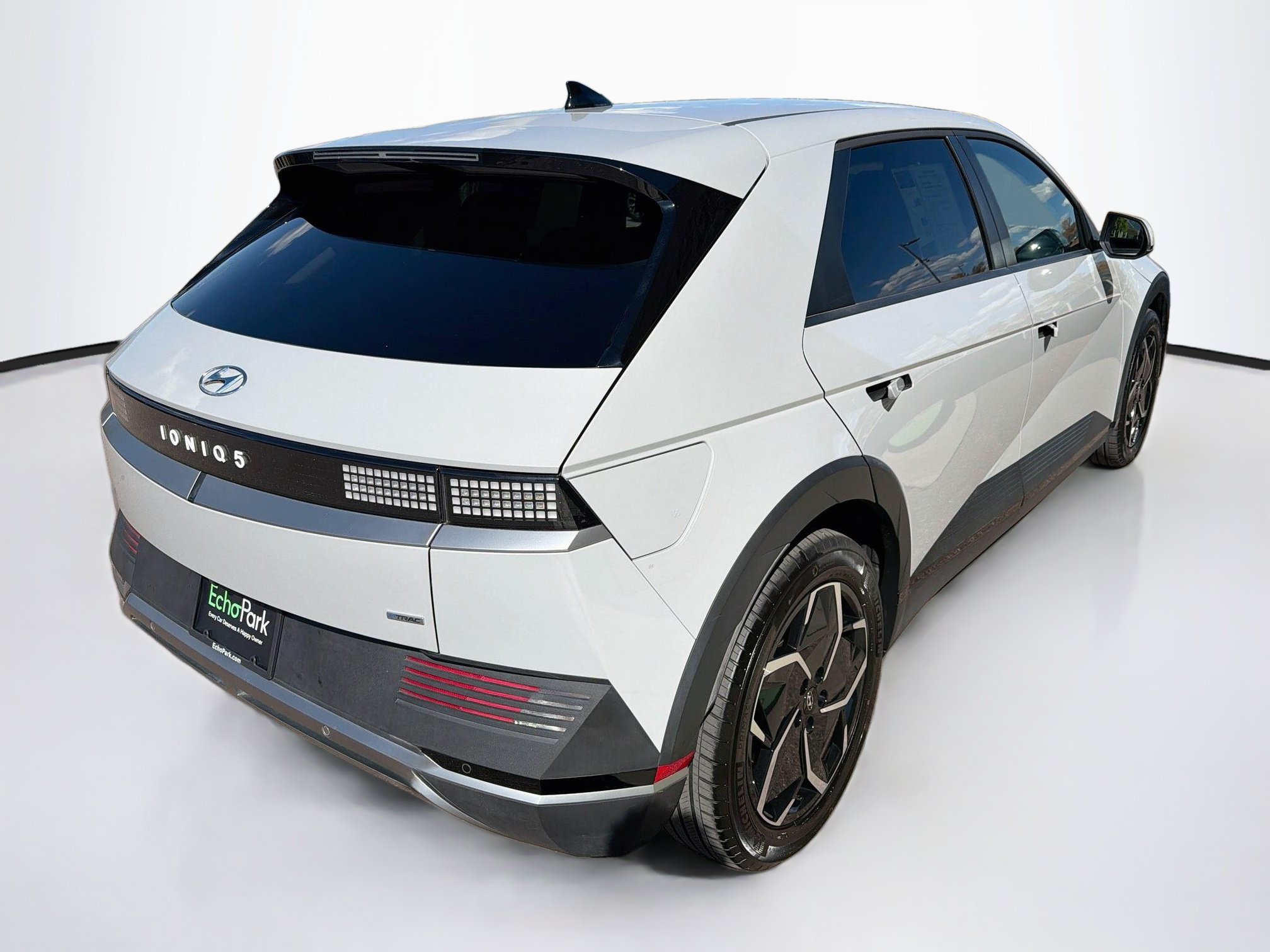 Used 2024 Hyundai Ioniq 5 SE AWD/4WD image 9