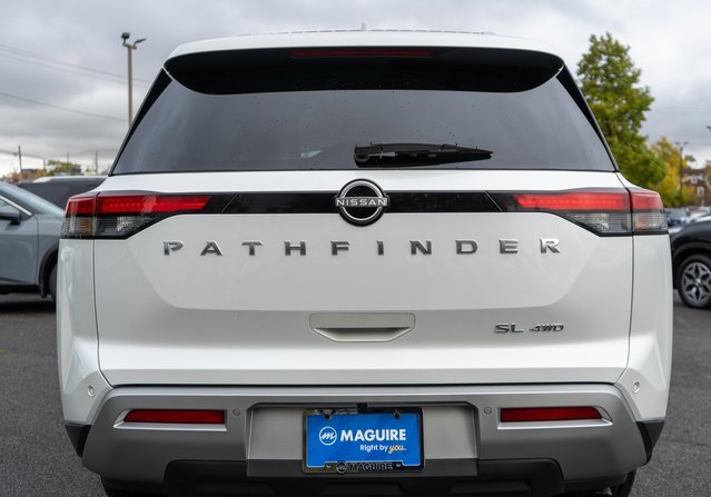 Certified 2025 Nissan Pathfinder SL image 7