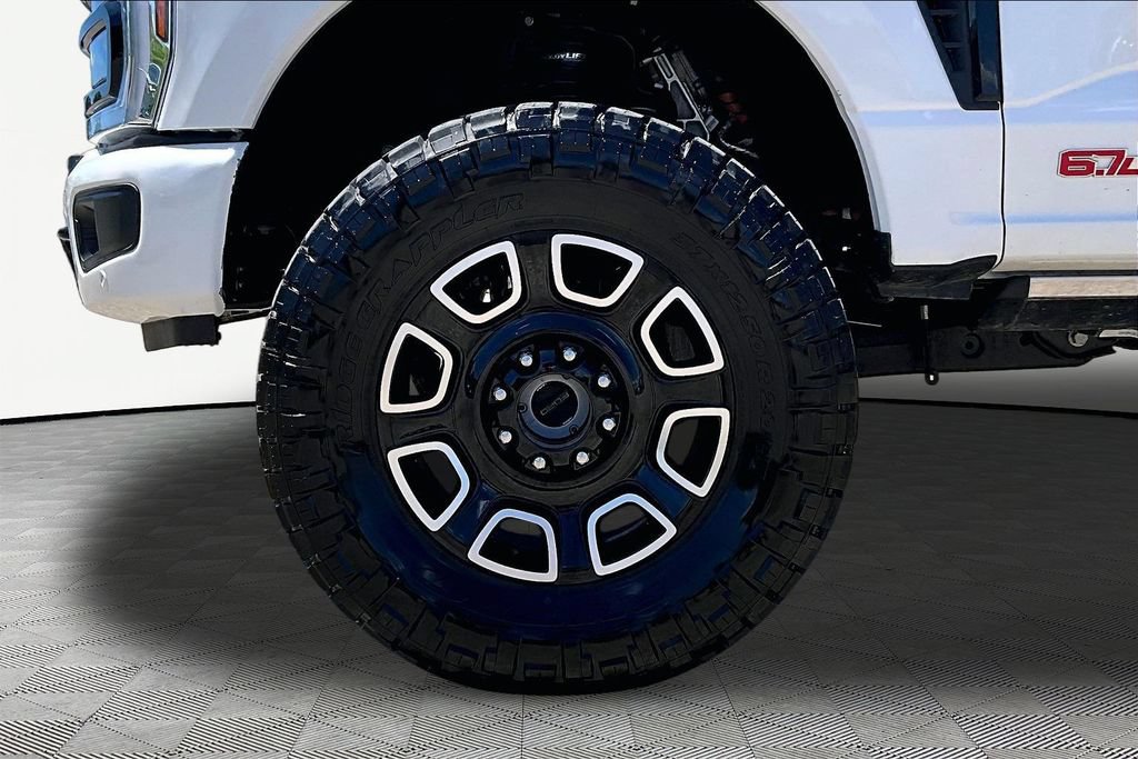 Used 2026 Ford F250 Platinum w/ Tremor Off-Road Package AWD/4WD image 9