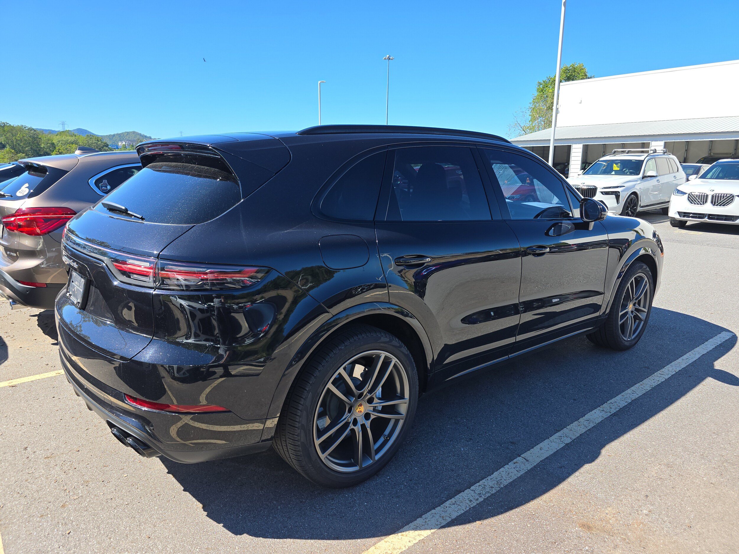 Used 2019 Porsche Cayenne Turbo AWD/4WD image 2