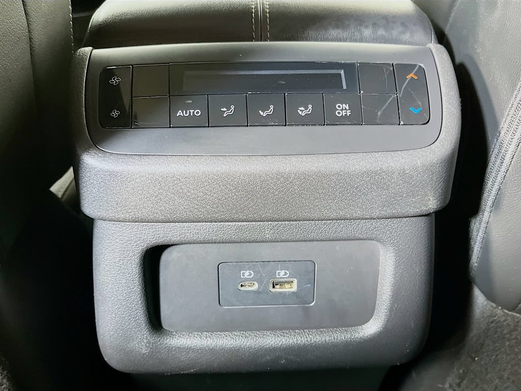 Used 2023 Nissan Pathfinder SL w/ Lighting Package (N92) FWD image 32