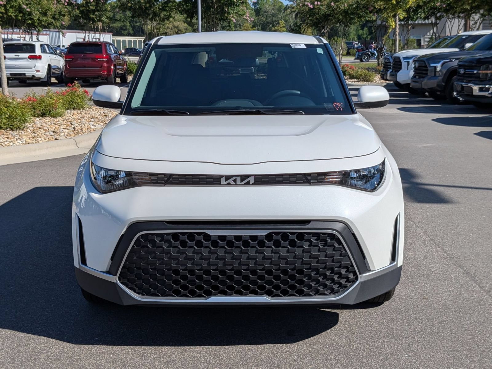 Used 2025 Kia Soul LX FWD image 8