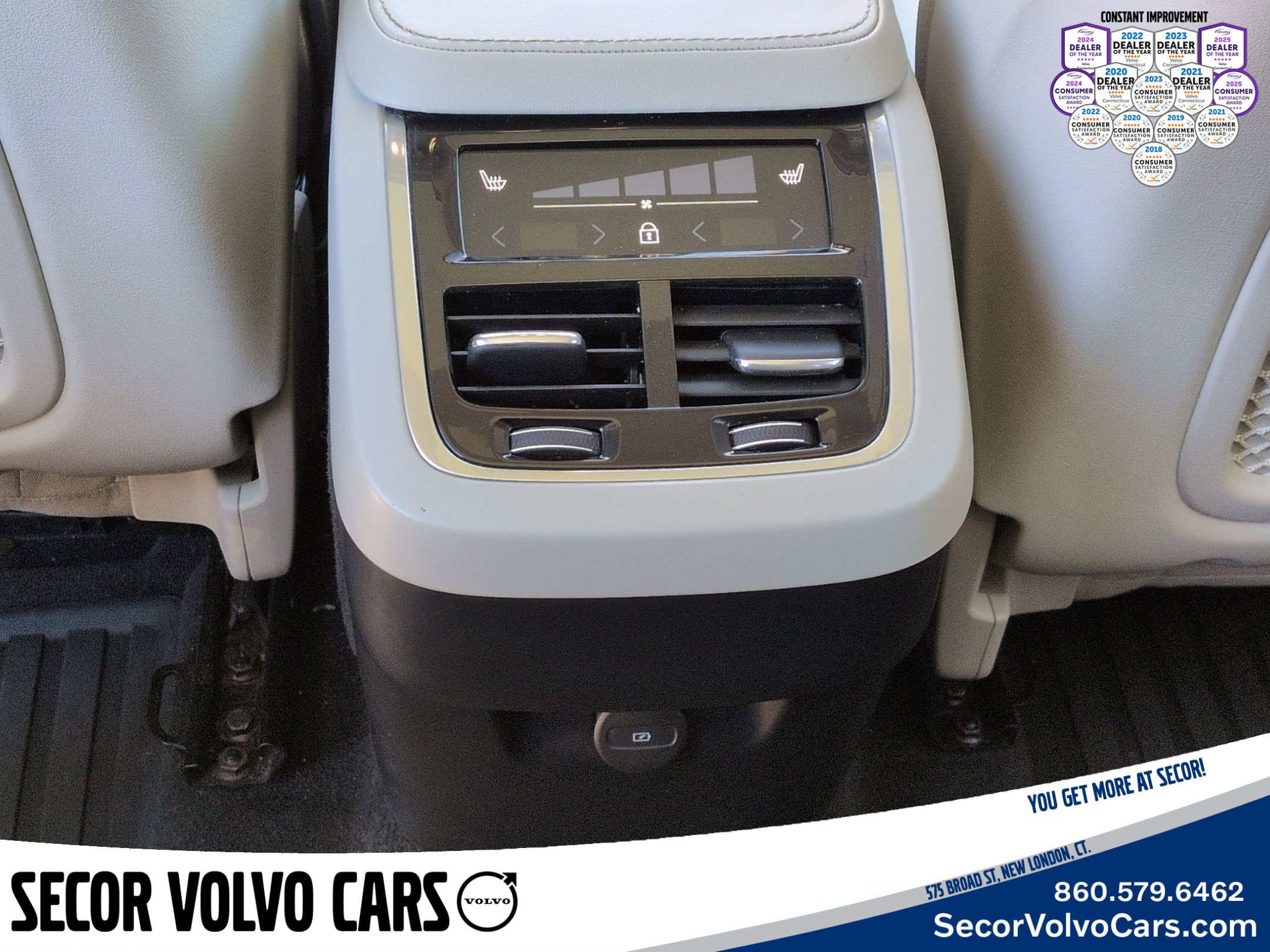 Used 2023 Volvo XC90 B6 Plus w/ Protection Package Premier image 11