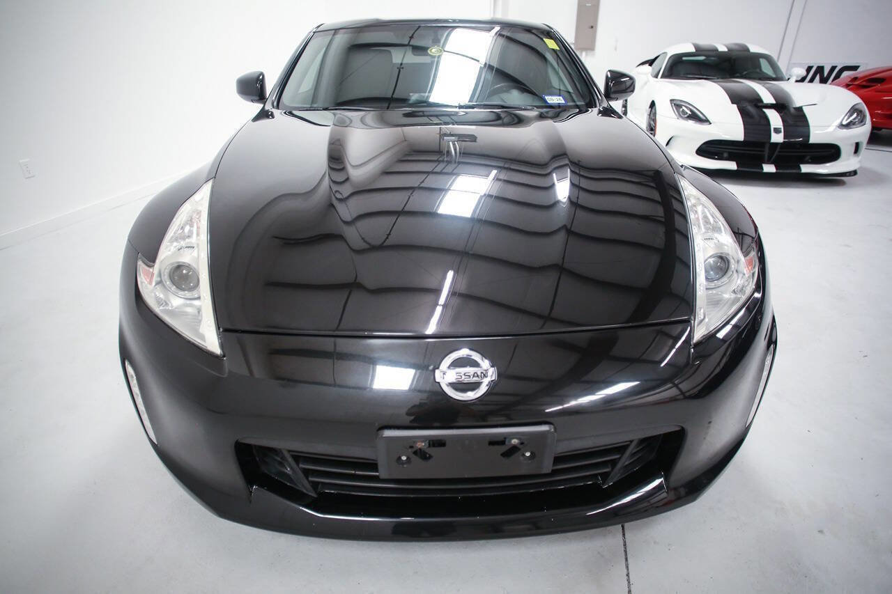 Used 2014 Nissan 370Z Touring w/ Sport Package image 2