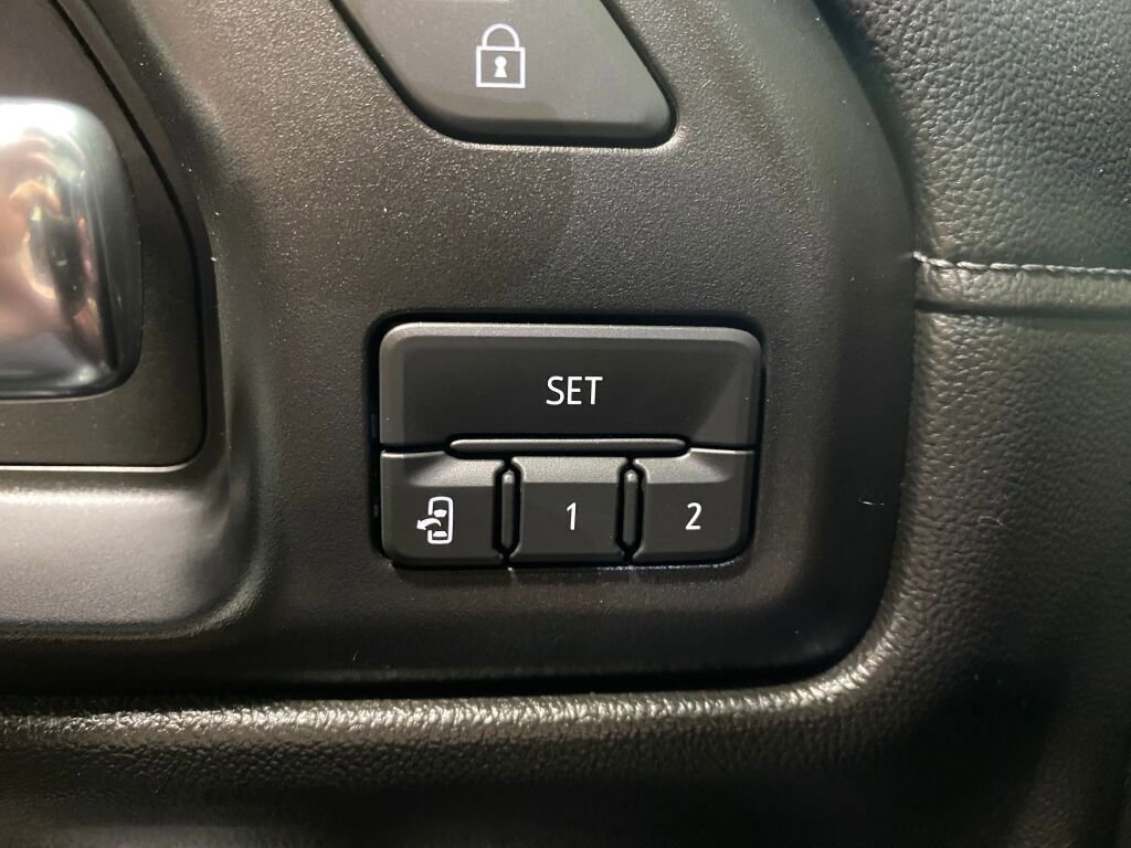 Used 2019 Chevrolet Silverado 1500 LTZ w/ LTZ Plus Package image 13