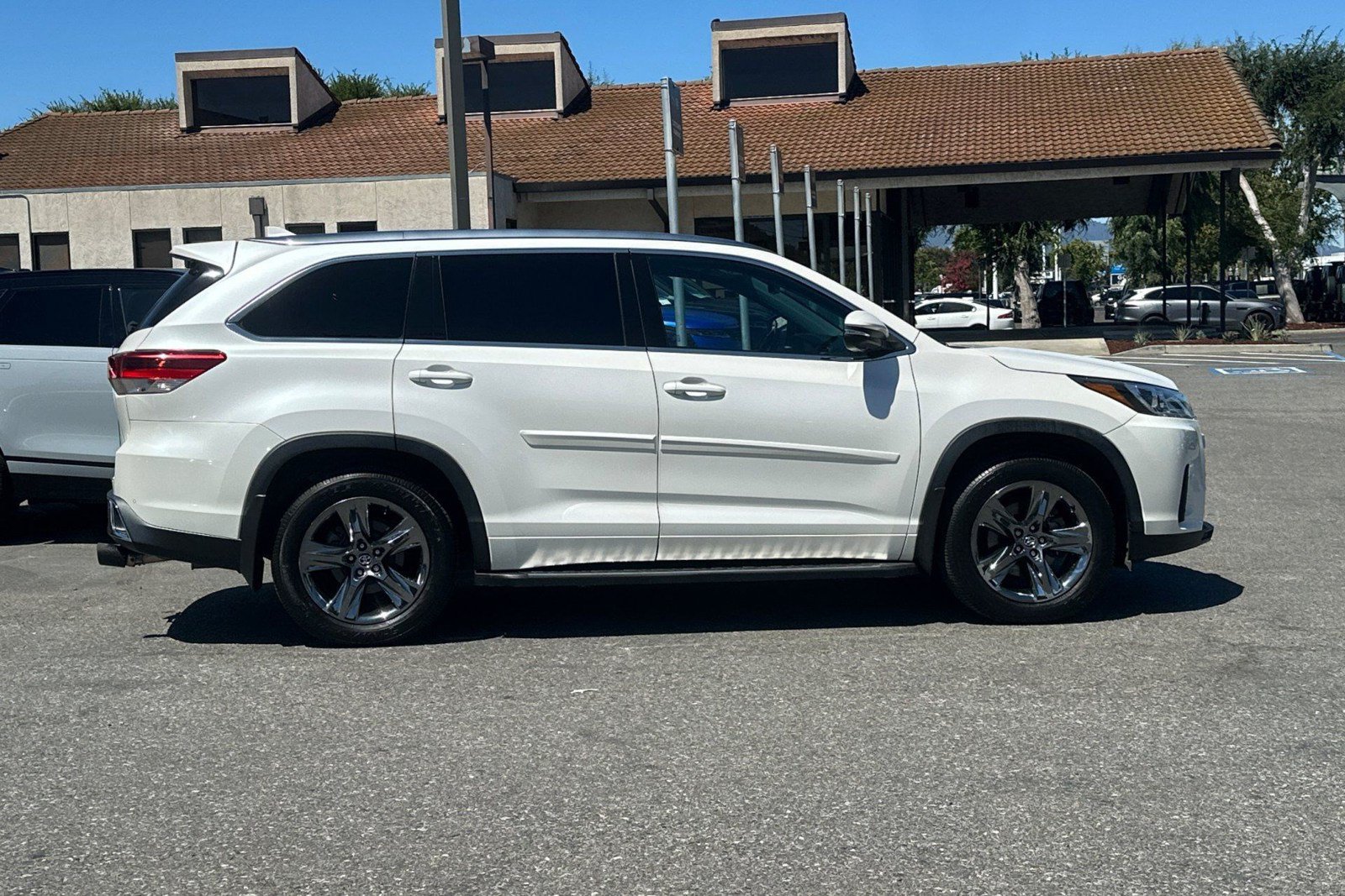 Used 2019 Toyota Highlander Limited Platinum AWD/4WD image 7