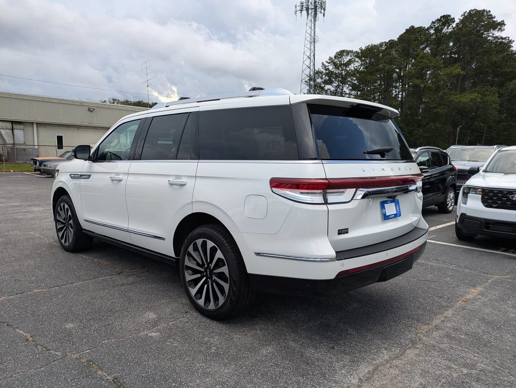 Certified 2022 Lincoln Navigator Reserve AWD/4WD image 7