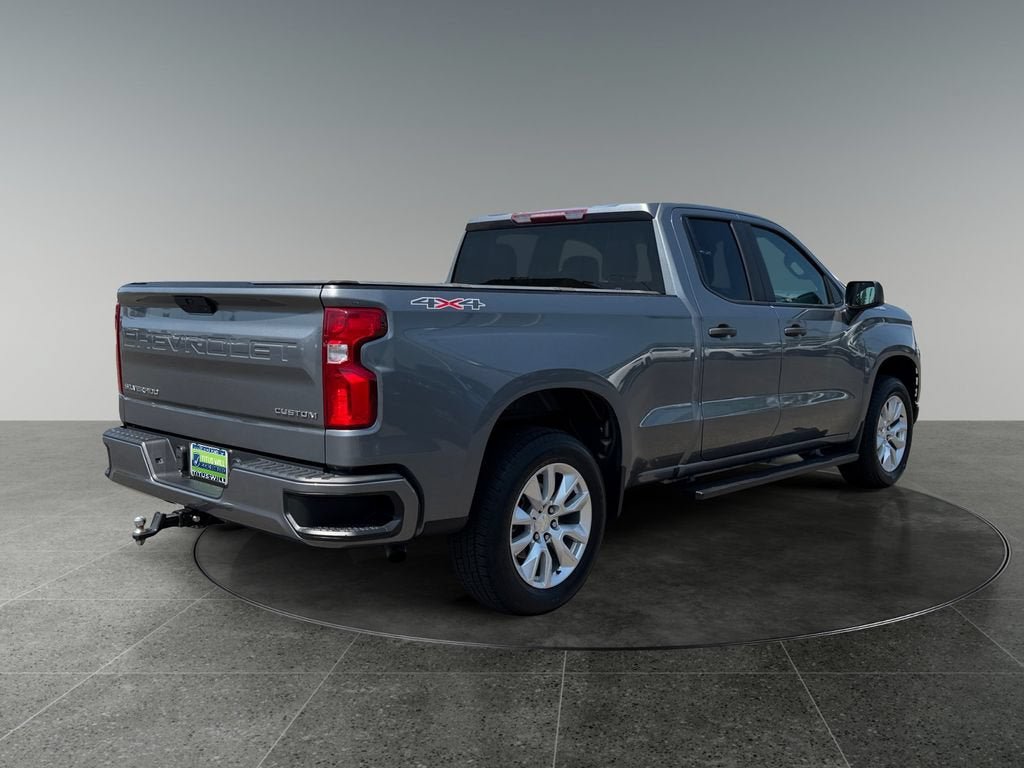 Used 2020 Chevrolet Silverado 1500 Custom w/ Custom Value Package AWD/4WD image 9
