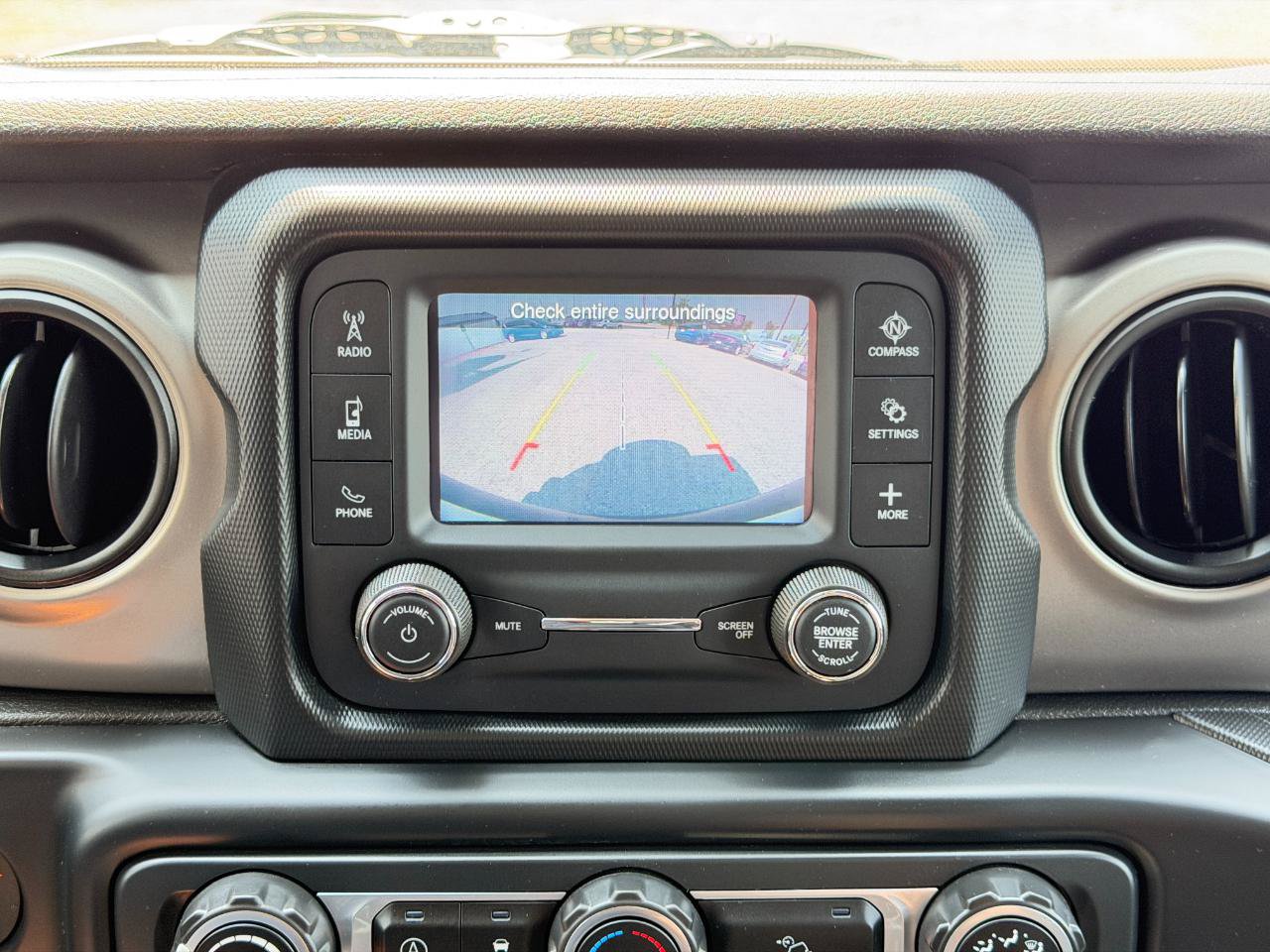 Used 2018 Jeep Wrangler Unlimited Sport S AWD/4WD image 22