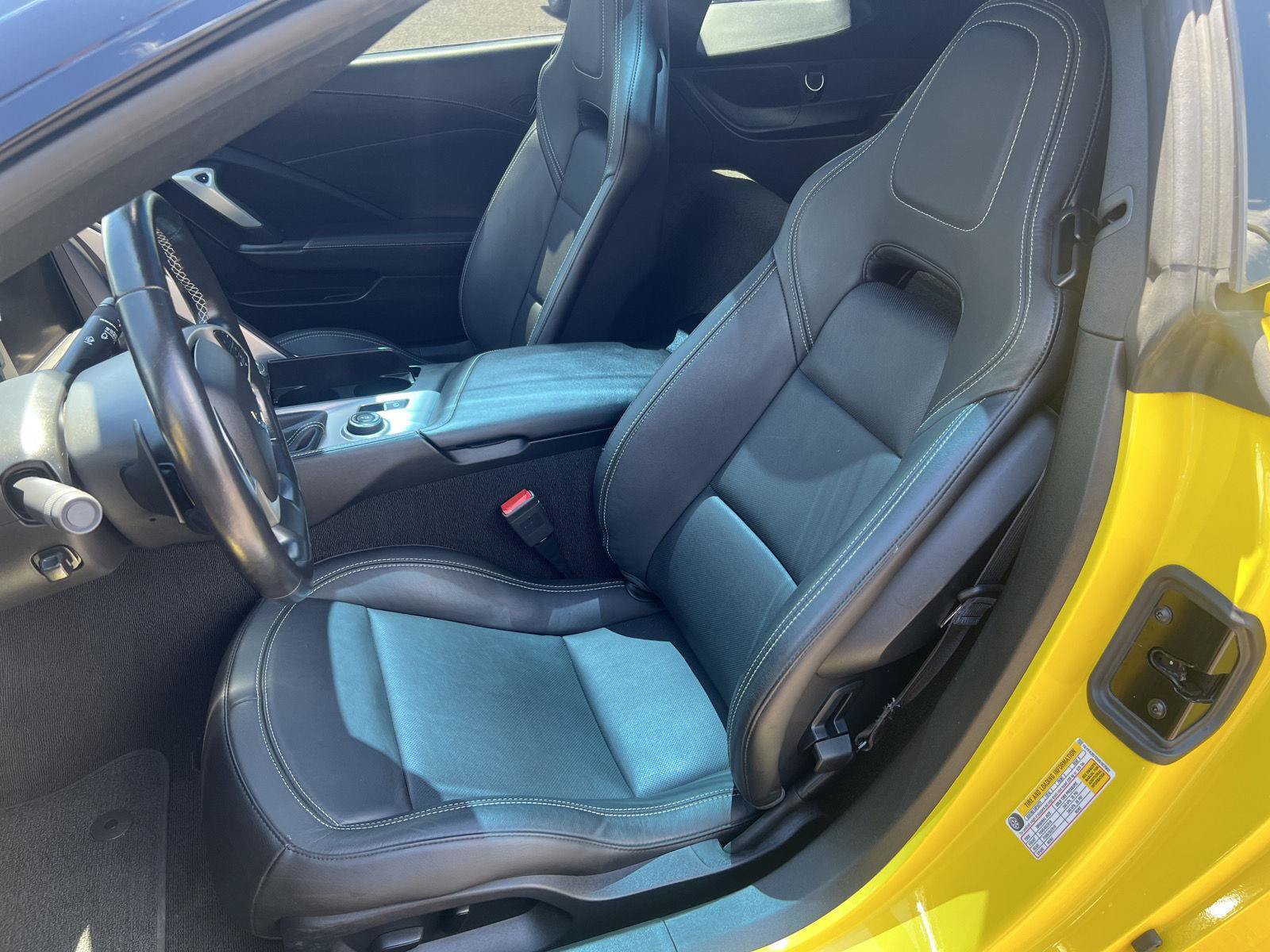 Used 2017 Chevrolet Corvette Stingray Coupe w/ 1LT RWD image 10