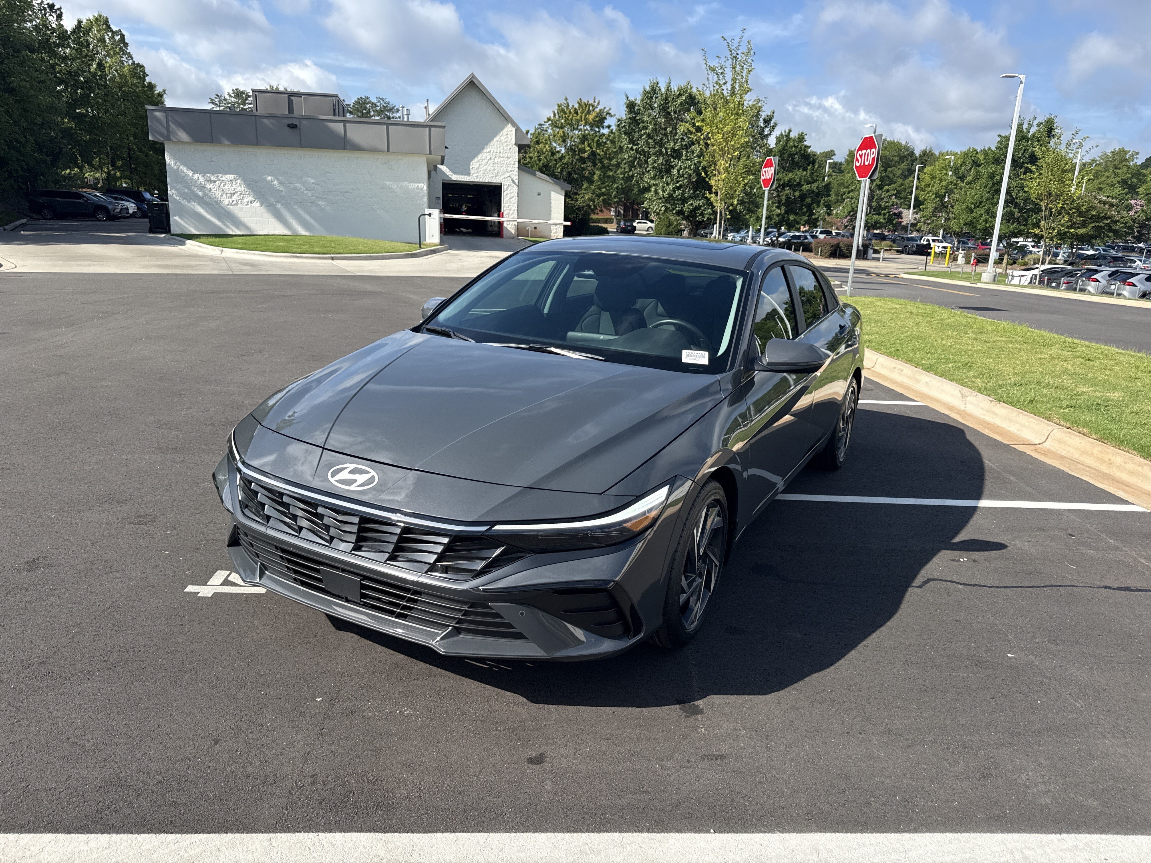 Used 2024 Hyundai Elantra Limited FWD image 5
