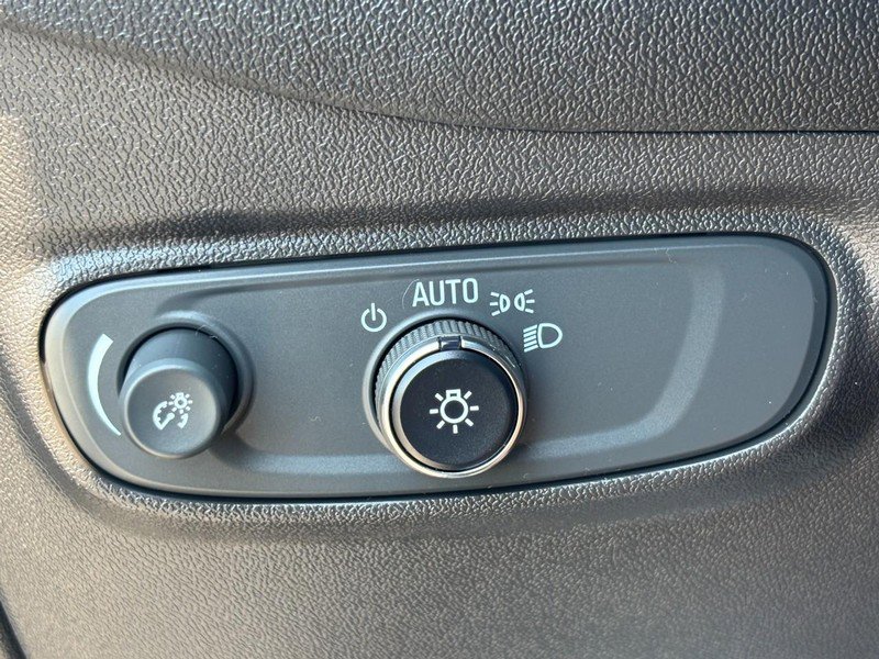 Used 2023 Chevrolet Equinox LT image 16