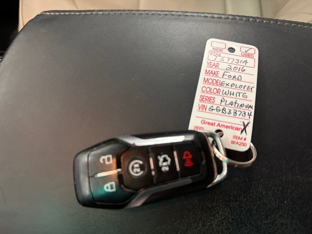 Used 2016 Ford Explorer Platinum image 30