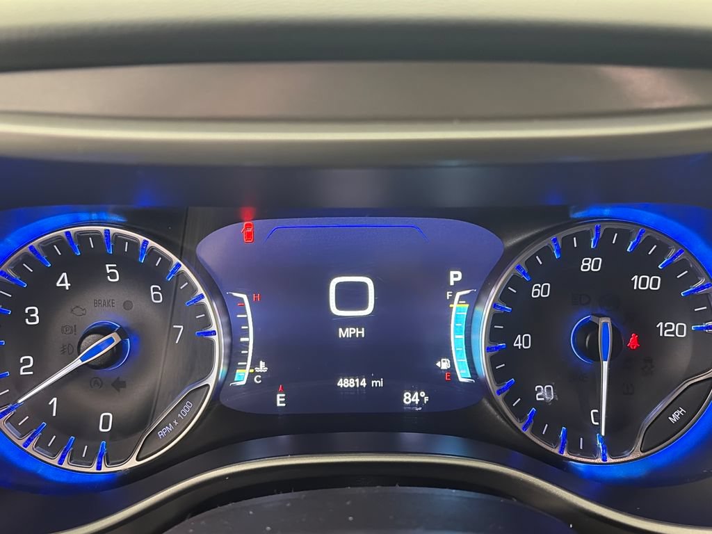Used 2022 Chrysler Pacifica Touring-L FWD image 14