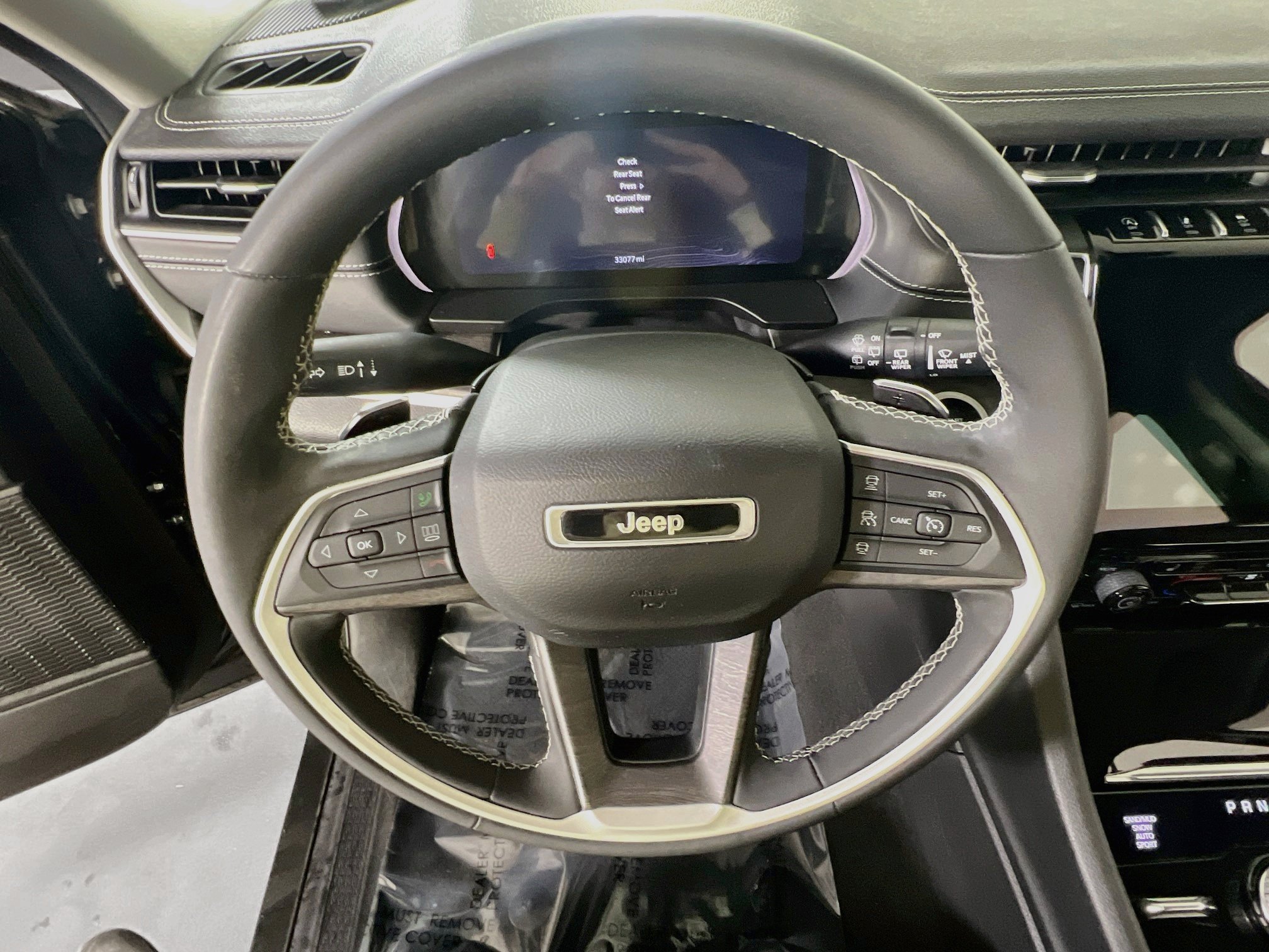 Used 2023 Jeep Grand Cherokee Limited AWD/4WD image 11