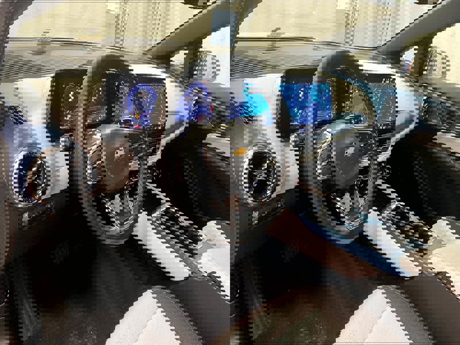 Used 2024 Chevrolet Equinox EV LT image 8