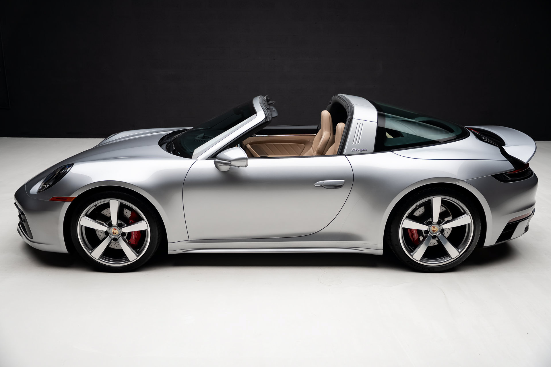 Used 2023 Porsche 911 AWD/4WD image 18