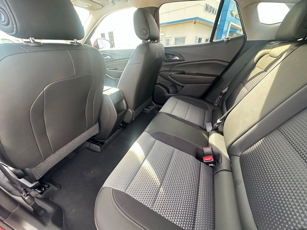 New 2026 Chevrolet Trax LT image 24