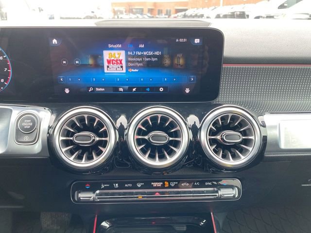 Used 2022 Mercedes-Benz GLB 250 4MATIC image 13