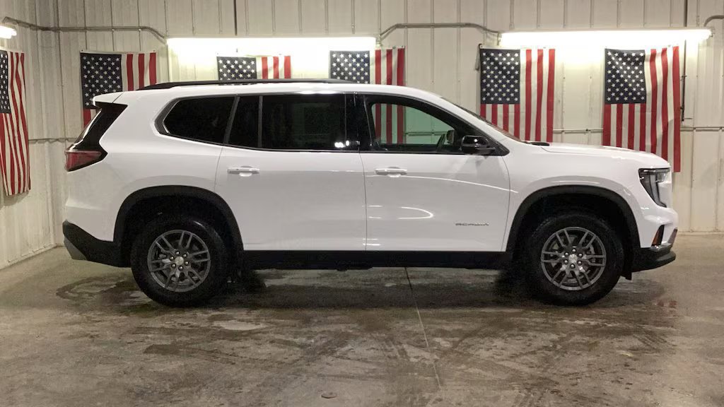 Used 2025 GMC Acadia Elevation AWD/4WD image 9