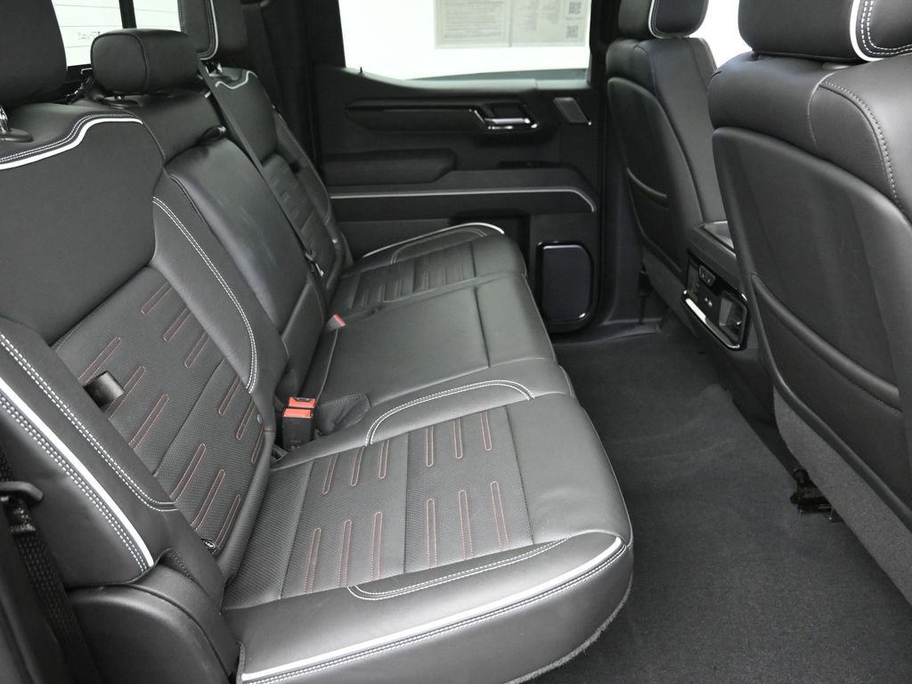 Used 2023 GMC Sierra 1500 AT4X image 9