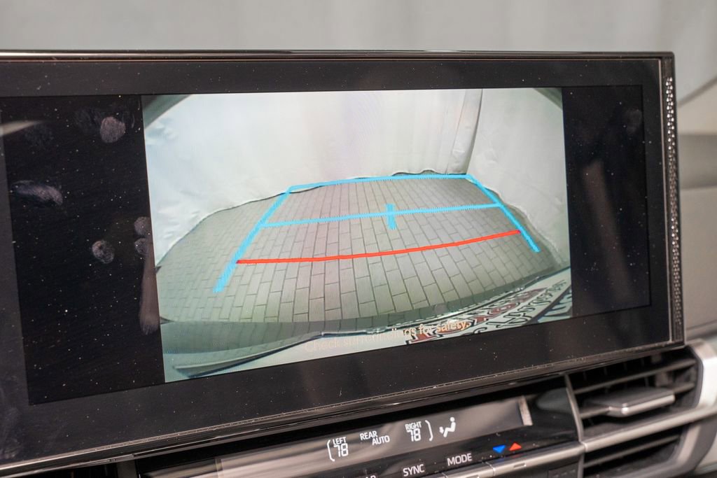 Used 2025 Toyota Sienna XLE image 16