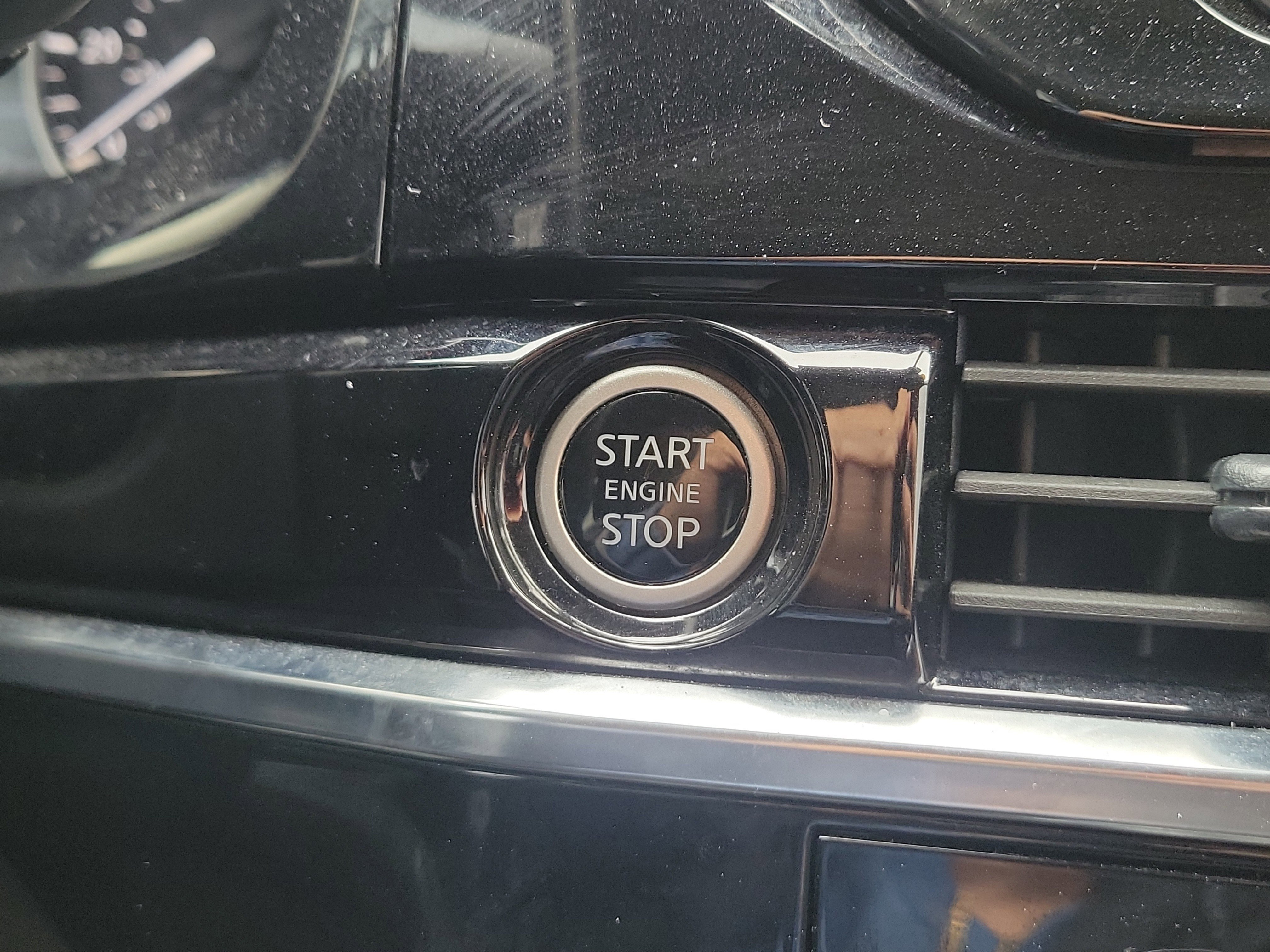 Used 2024 Nissan Pathfinder SV image 22