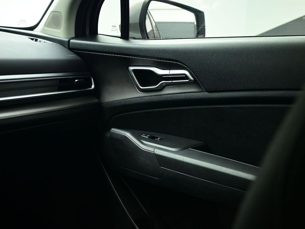 Certified 2024 Kia Sportage LX image 45