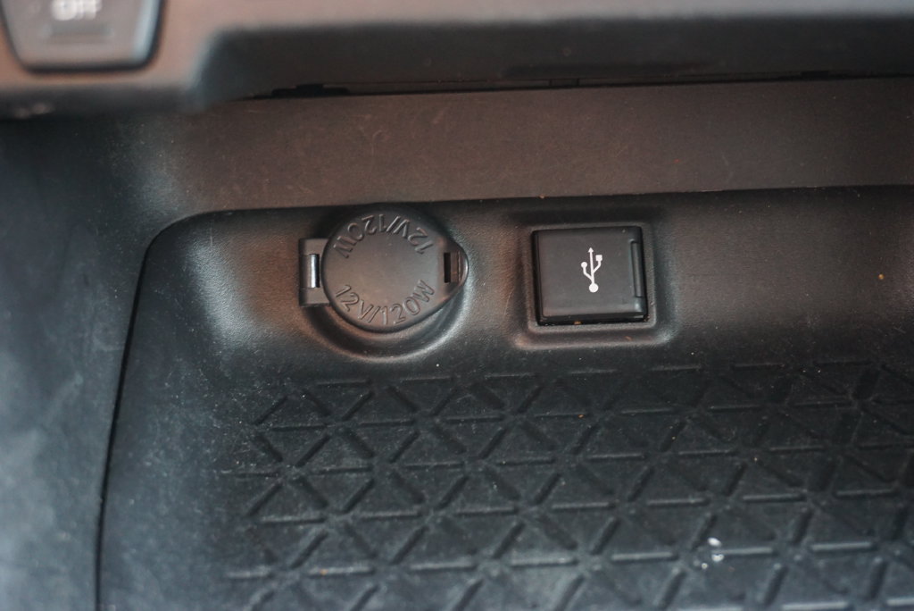 Used 2022 Toyota RAV4 LE AWD/4WD image 19