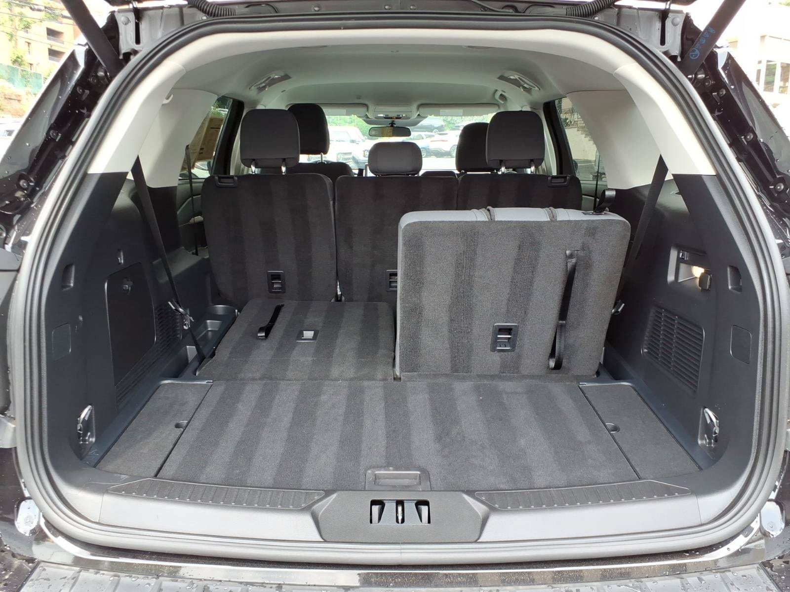 Used 2025 Ford Explorer Active AWD/4WD image 15