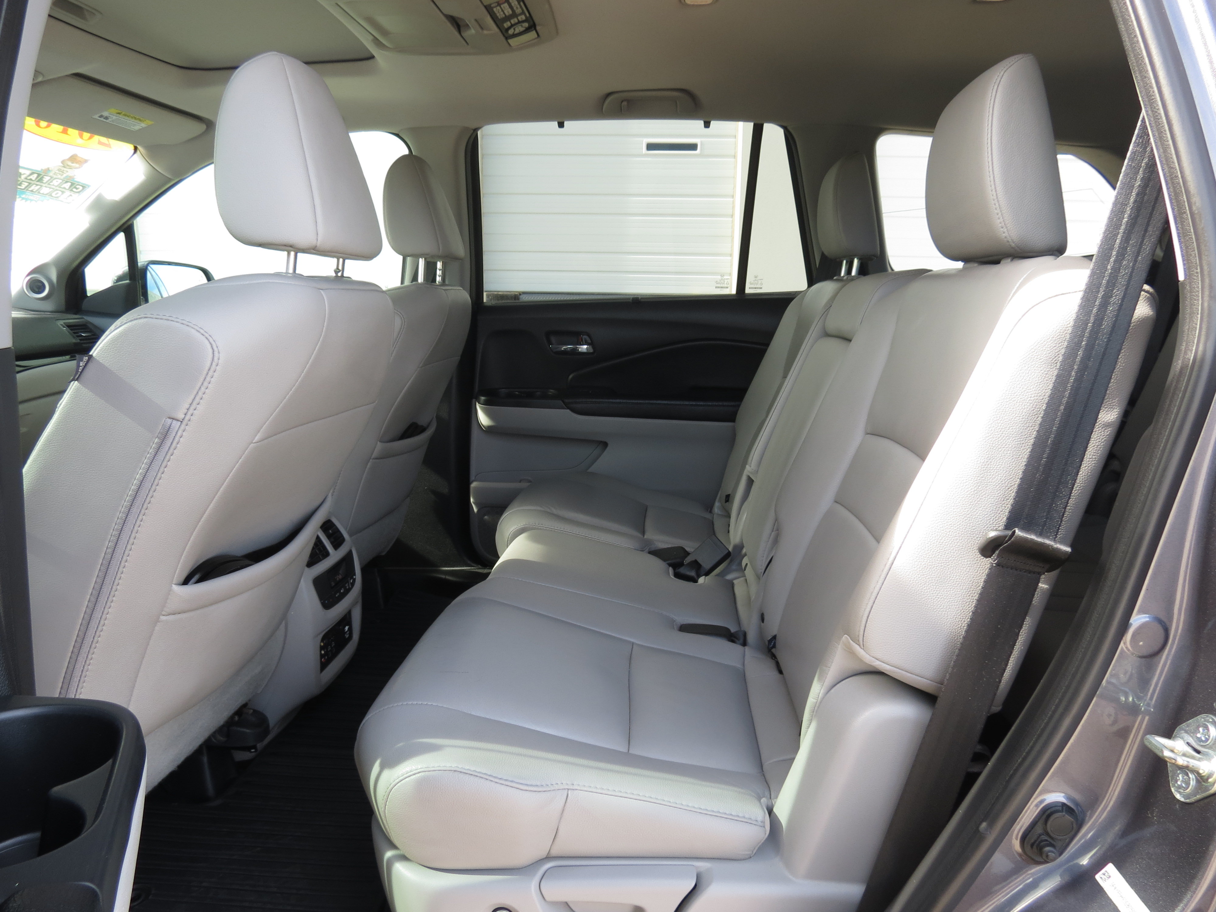 Used 2016 Honda Pilot Touring image 31