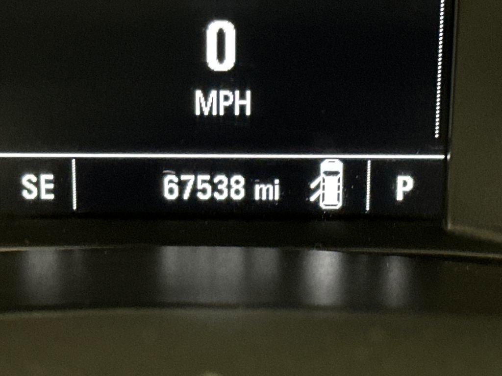 Used 2018 Chevrolet Equinox LT image 19