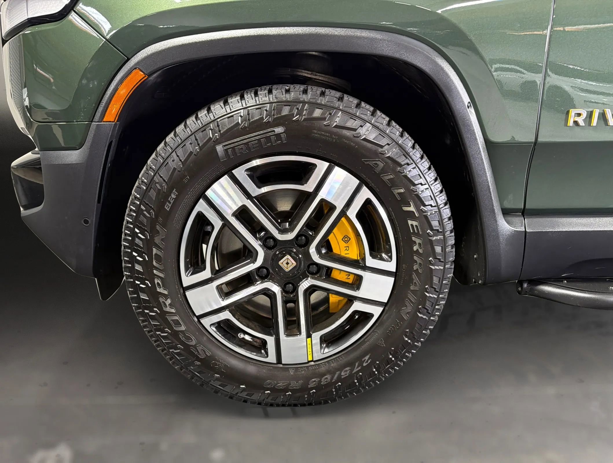 Used 2022 Rivian R1T Adventure AWD/4WD image 23