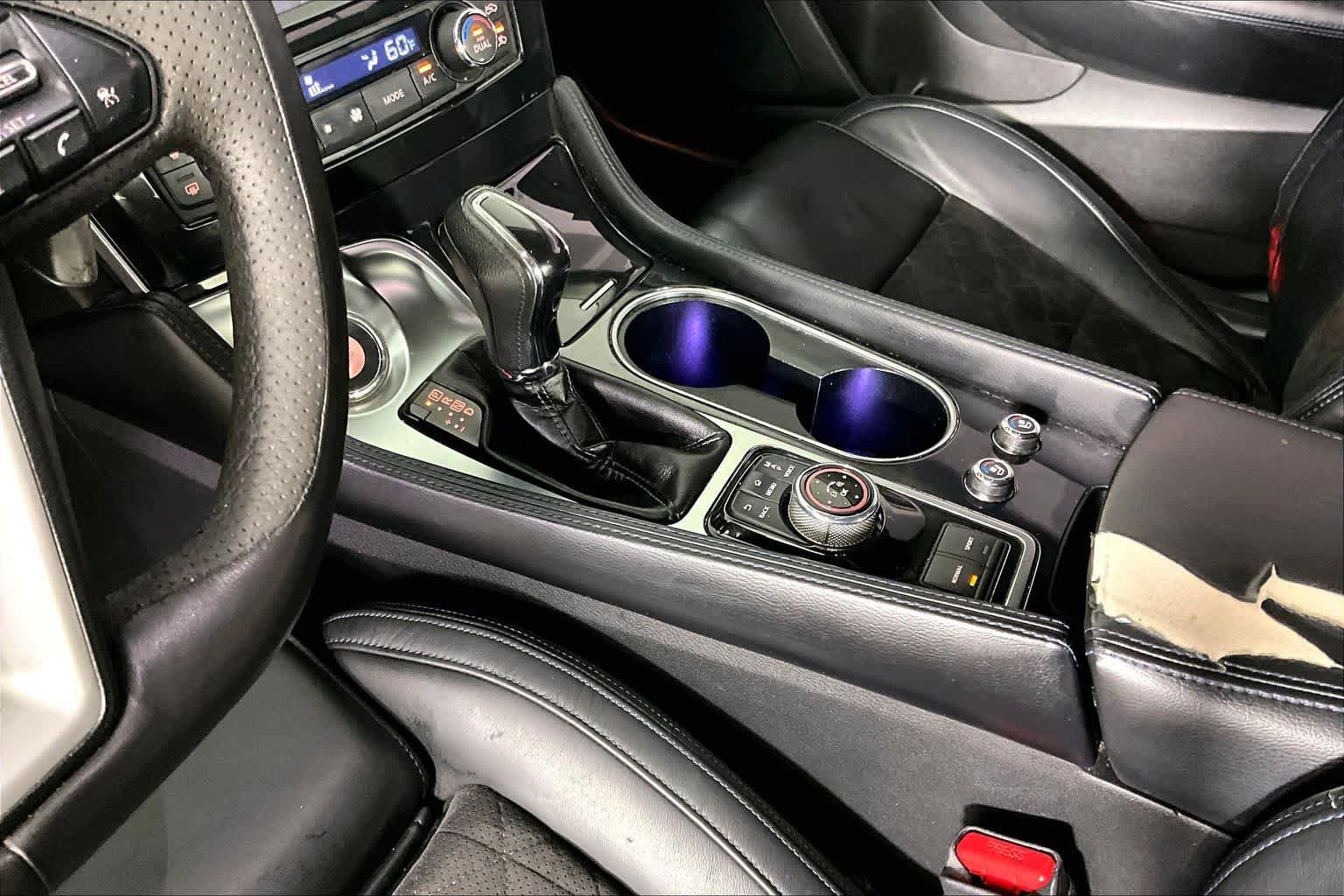 Used 2016 Nissan Maxima SR w/ Interior Lighting Package image 18