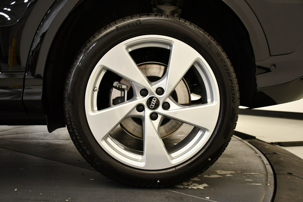 Used 2025 Audi Q5 Premium Plus w/ Premium Plus image 15