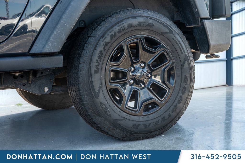 Used 2016 Jeep Wrangler Sport image 32