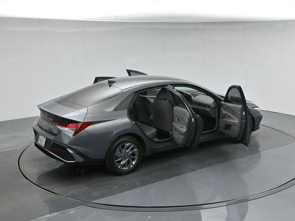 Used 2024 Hyundai Elantra SEL image 41