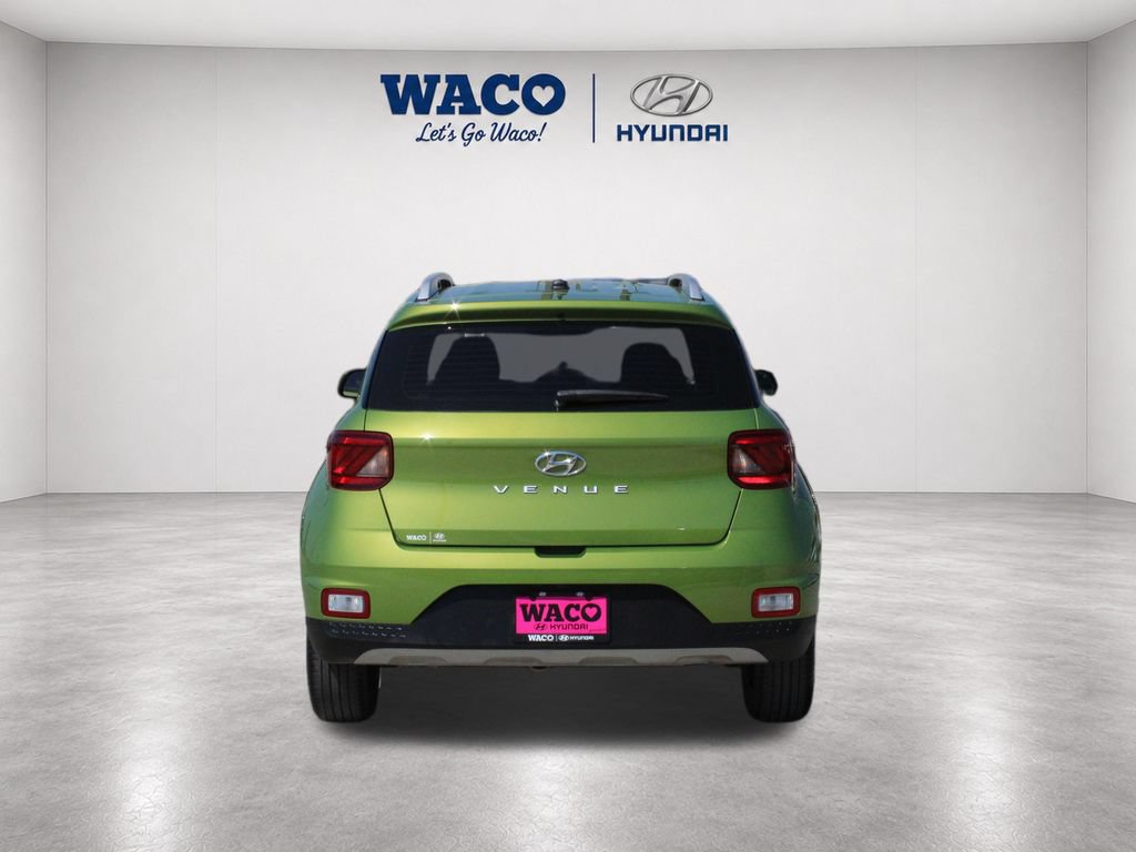 Used 2024 Hyundai Venue SEL FWD image 7