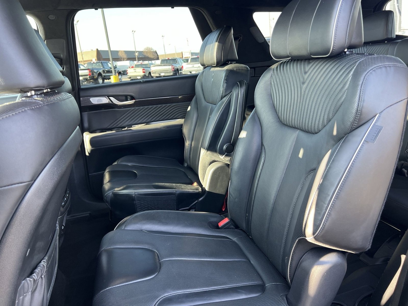 Used 2024 Hyundai Palisade Calligraphy image 25
