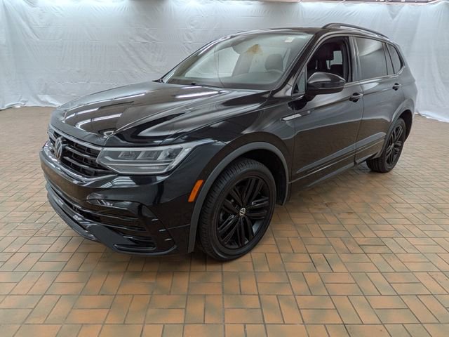 Used 2022 Volkswagen Tiguan SE R-Line image 3