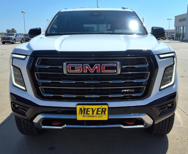 New 2026 GMC Yukon AT4 AWD/4WD image 3