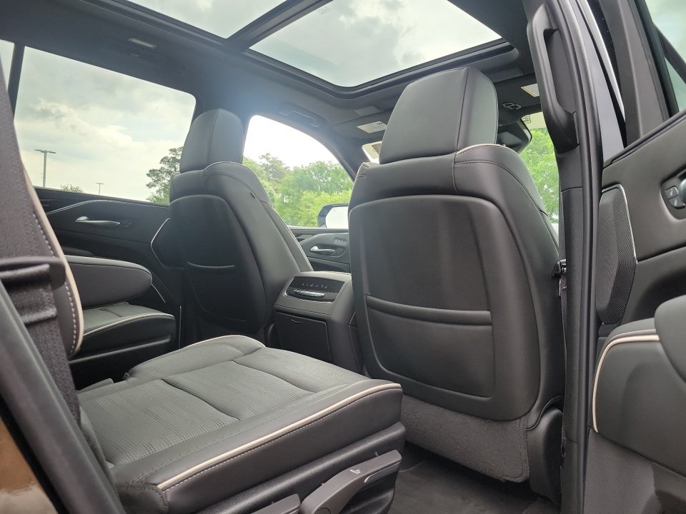 Certified 2024 Cadillac Escalade Sport AWD/4WD image 29