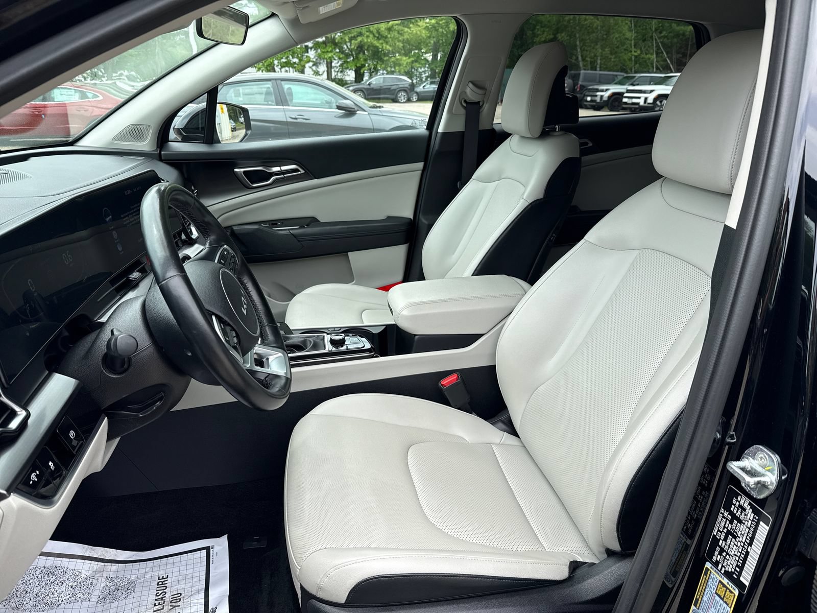Used 2023 Kia Sportage EX AWD/4WD image 12