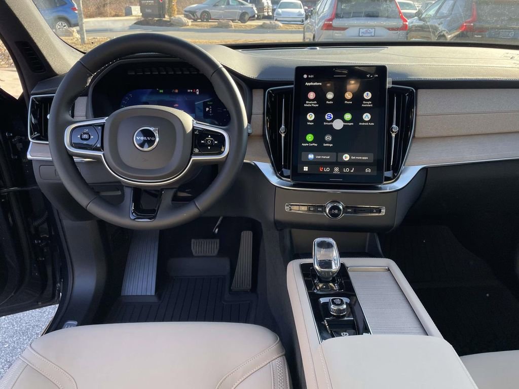 New 2026 Volvo XC90 T8 Plus w/ Protection Package Premier image 5