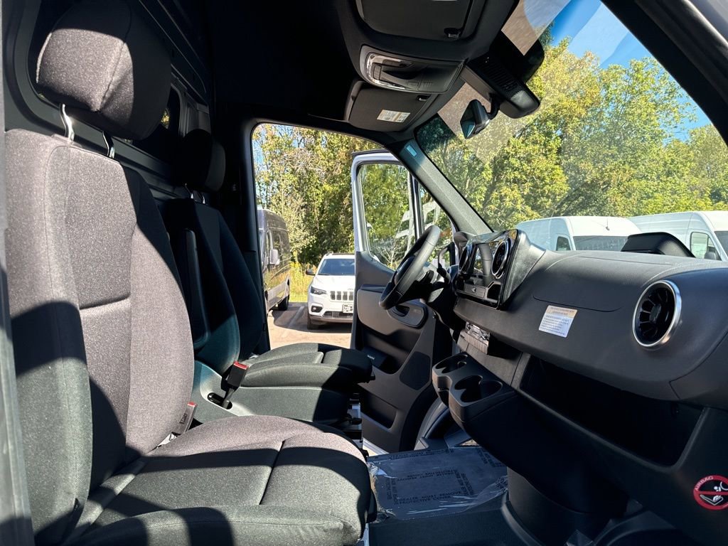 New 2025 Mercedes-Benz Sprinter 3500 image 13