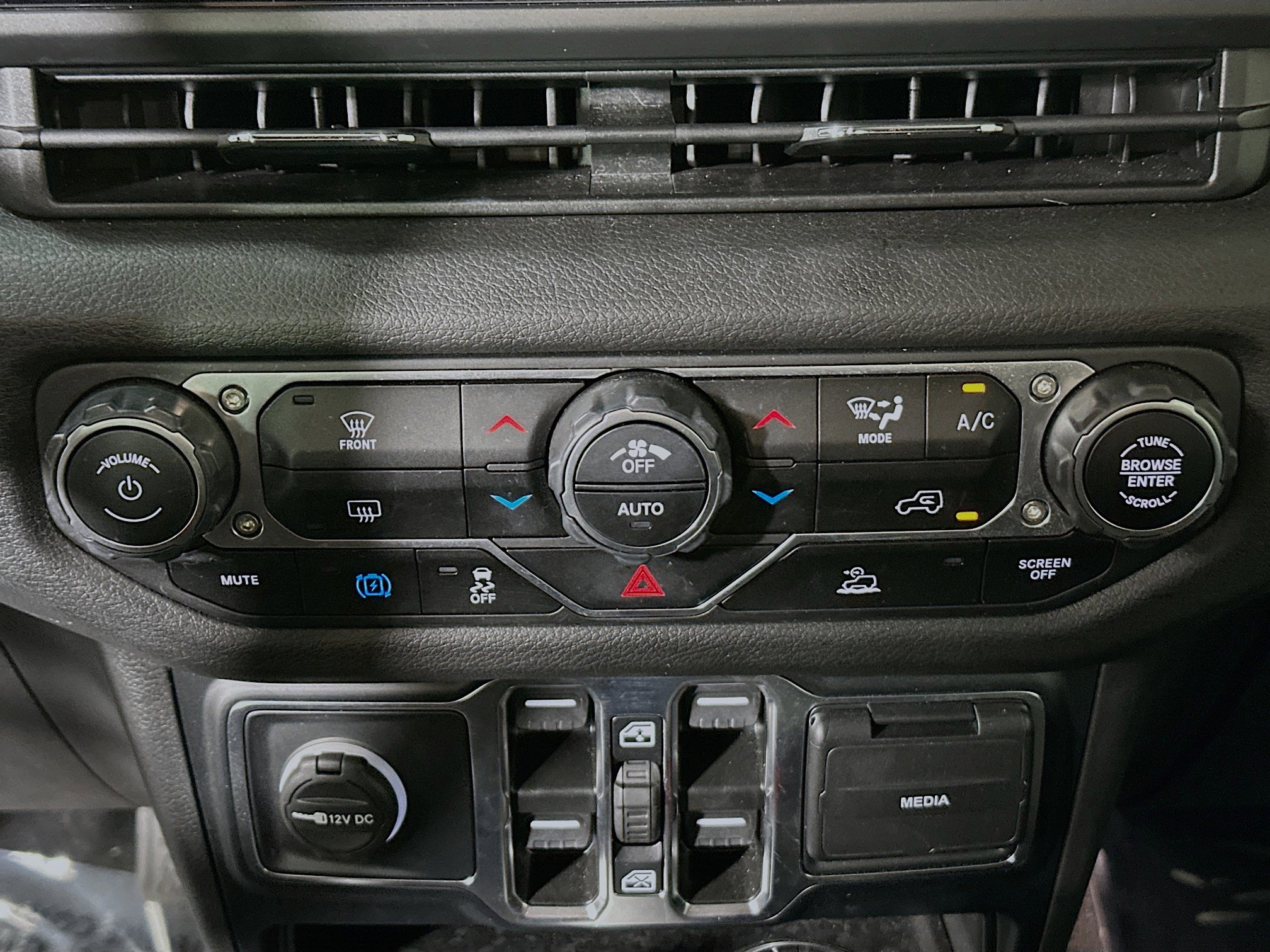 Used 2024 Jeep Wrangler Sport S image 22