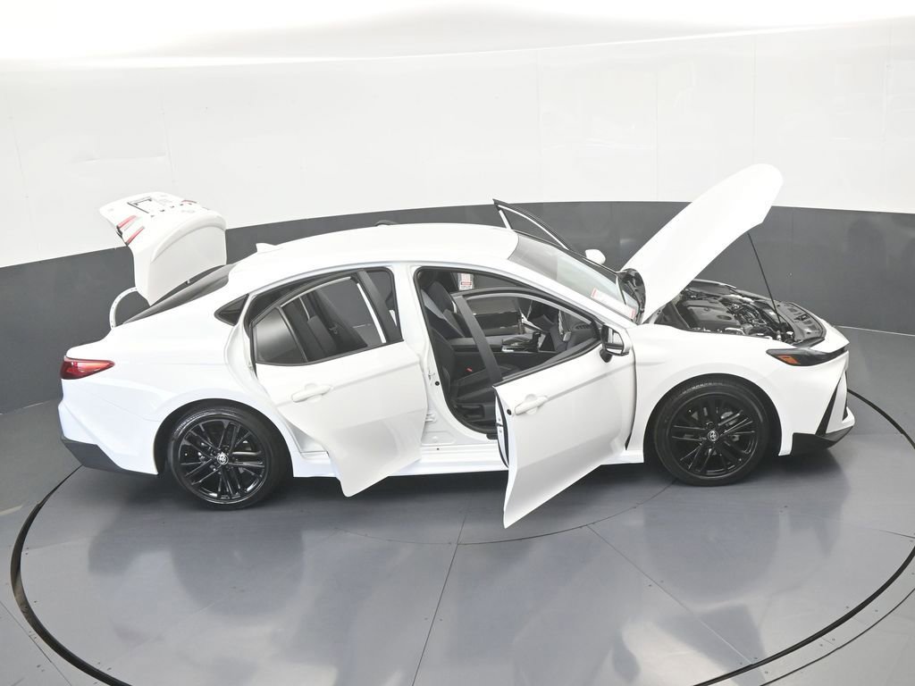 Used 2026 Toyota Camry SE image 70